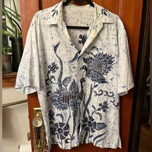 Men’s Vintage Batik Bird Button Front Short Sleeve Lightweight Shirt